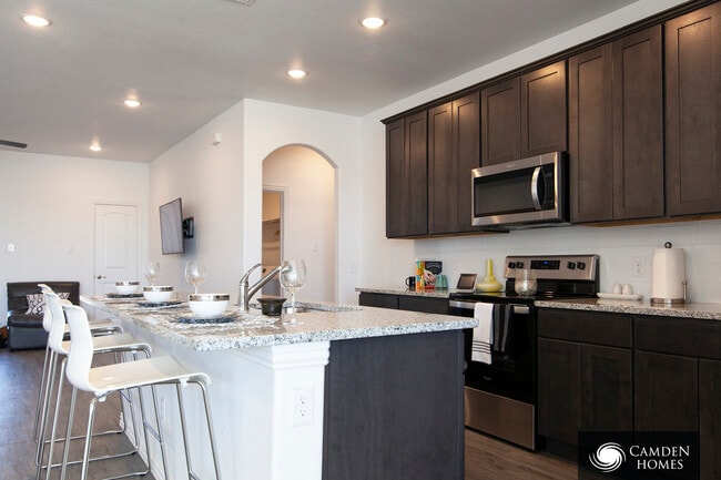 Building Photo - 163 Yale Ave