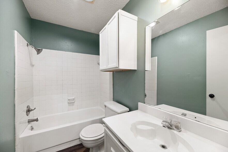 Building Photo - 9 E Mountain Creek Ct