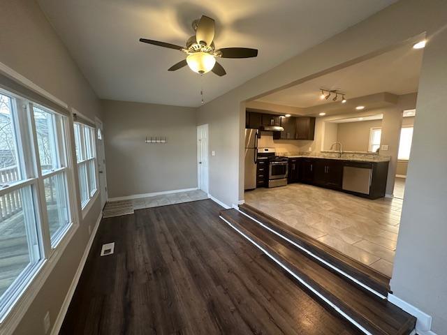 Building Photo - 840 N Cooper Rd