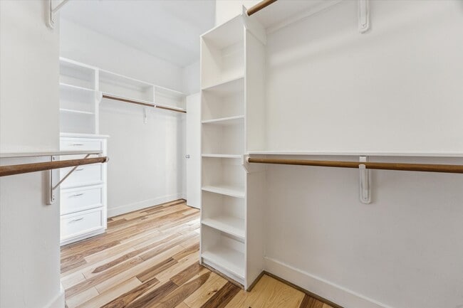 Building Photo - 9829 Riddlelink Ln