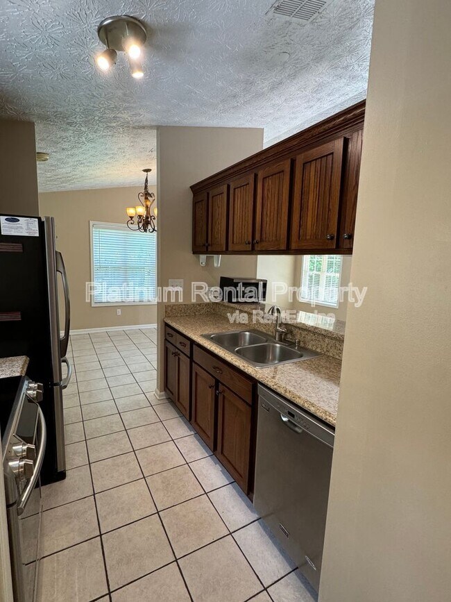Building Photo - 2270 Turtle Club Dr NE