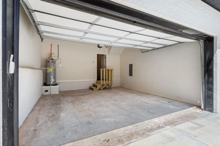 Building Photo - 707 Taylor St