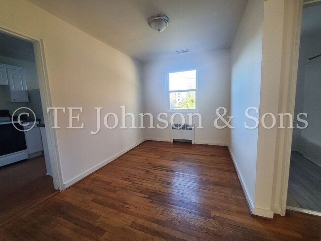 Building Photo - Spacious 2 Bedroom Condo