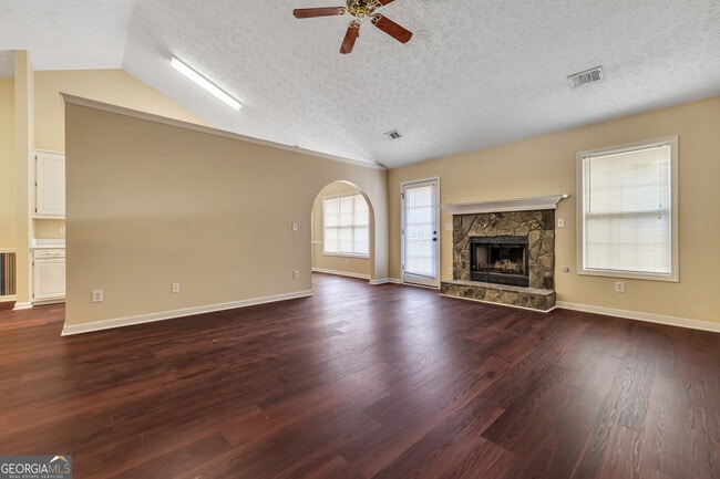 Building Photo - 1510 Twin Manor Dr