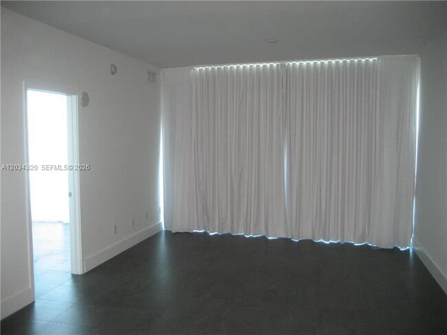 Building Photo - 888 Biscayne Blvd