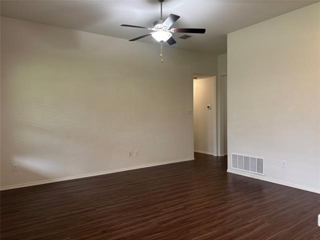 Building Photo - 2065 Alamandine Ave