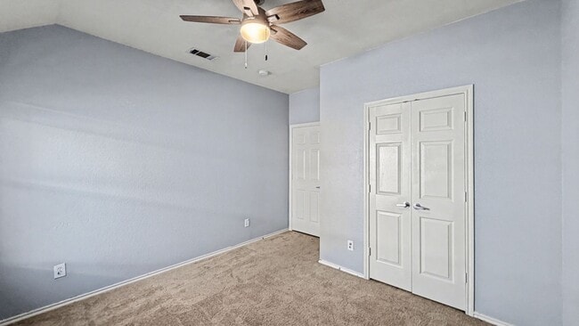 Building Photo - Charming Single-Story Home with Fireplace & Resort-Style Community Amenities in Dallas, TX