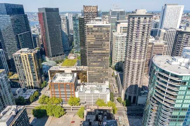 Building Photo - 2Bd/2Ba Seattle Condo