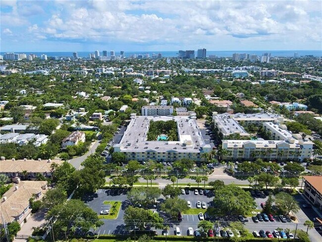 Building Photo - 151 NE 16th Ave