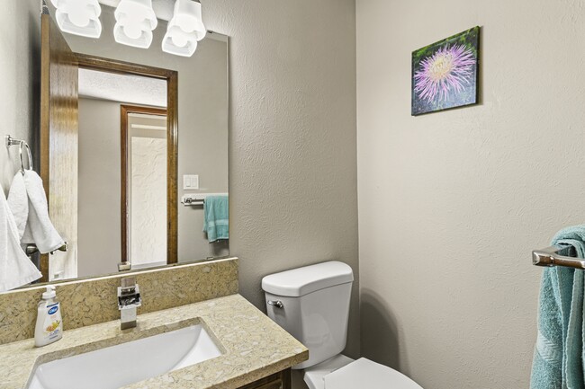 Building Photo - 214 Metz Dr