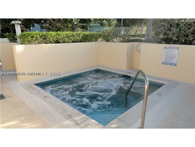 Building Photo - 2475 Brickell Ave