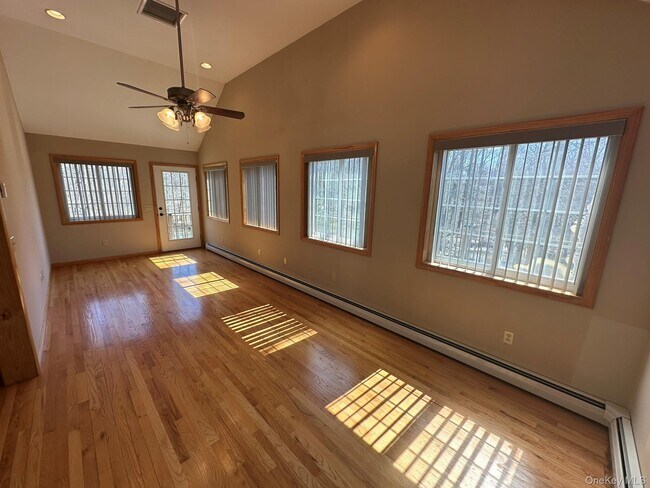 Building Photo - 1055 Bruynswick Rd