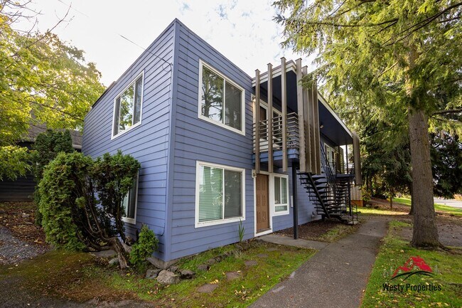 Building Photo - 212 N Dekum St