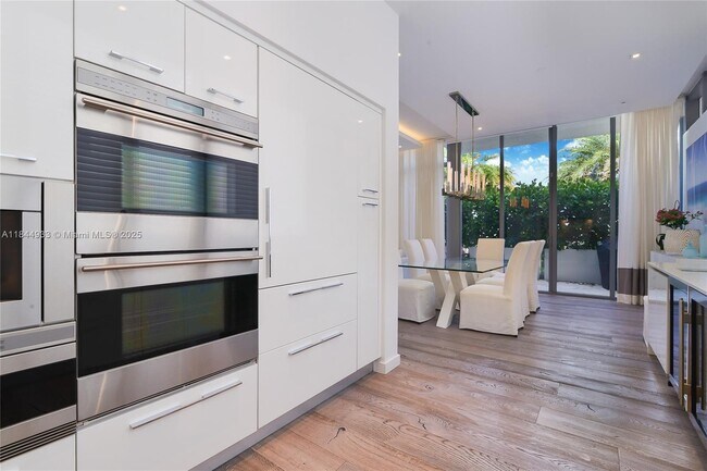 Building Photo - 9501 Collins Ave