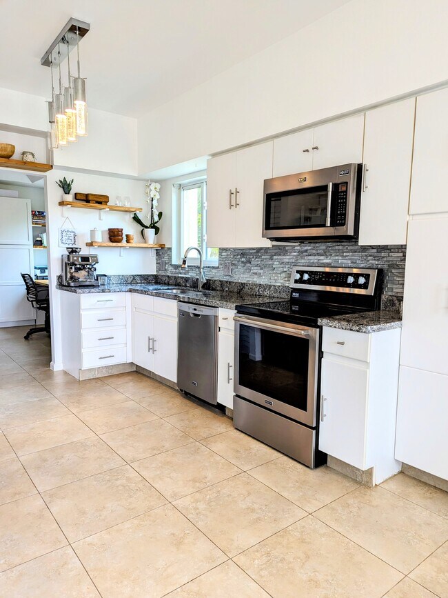 Building Photo - 23061 Aqua Vw