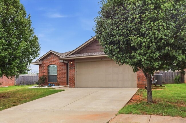 Building Photo - 605 Inverleith Cir