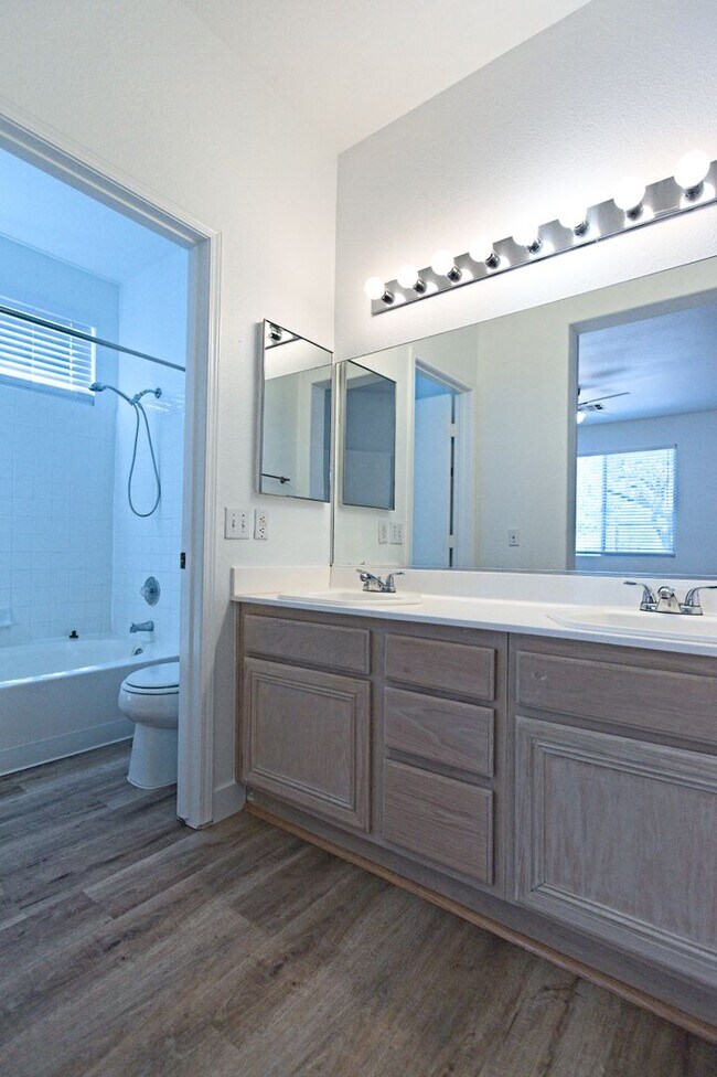 Building Photo - Beautiful One-story house in Summerlin