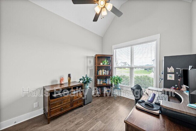 Building Photo - 538 Fieldview Wy