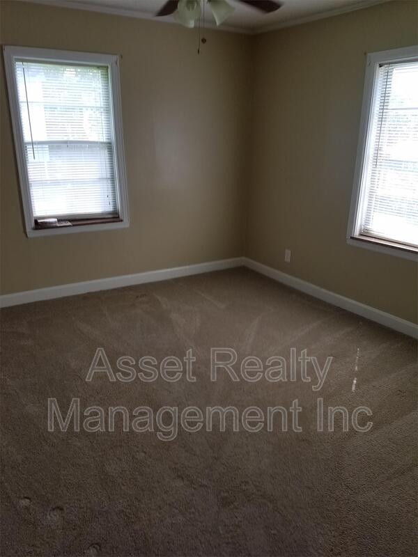 Building Photo - 102 Eastwood Dr