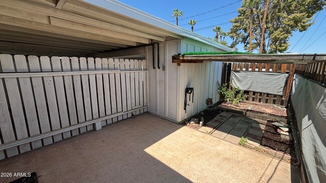 Building Photo - 10370 W Oakmont Dr