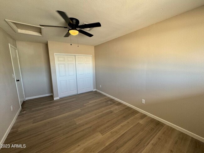 Building Photo - 1705 W Pepper Pl