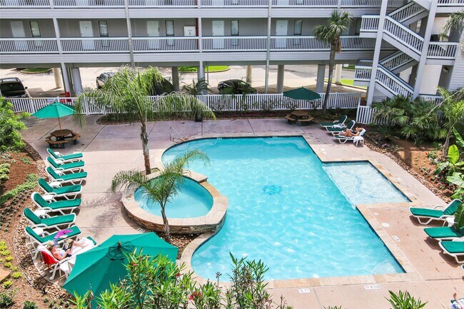 Building Photo - 6102 Seawall Blvd