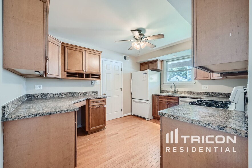 Building Photo - 1716 Elkridge Dr