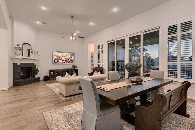 Building Photo - Available Now: Gorgeous 4 Bed/3.5 Bath wit...