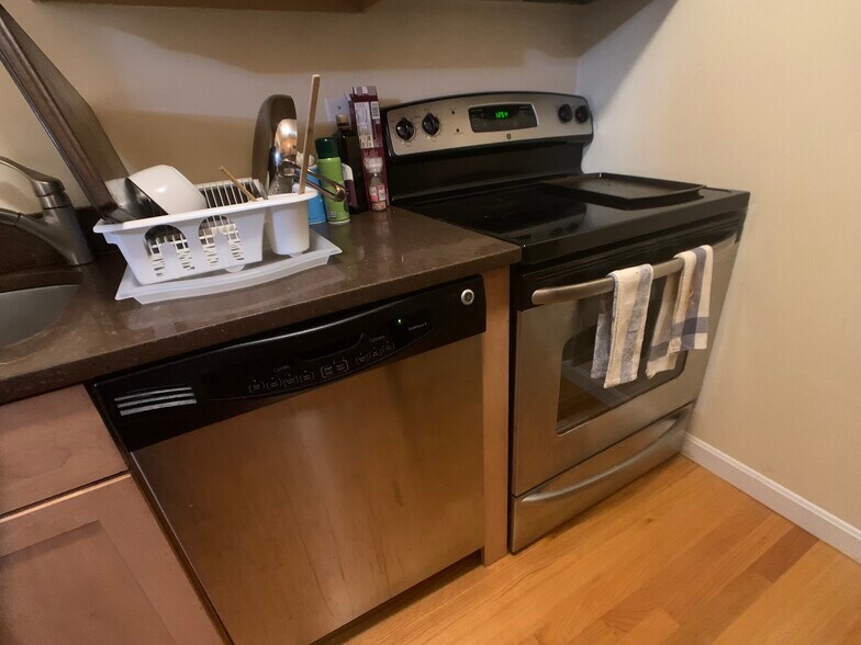 Building Photo - 29 Brainerd Rd