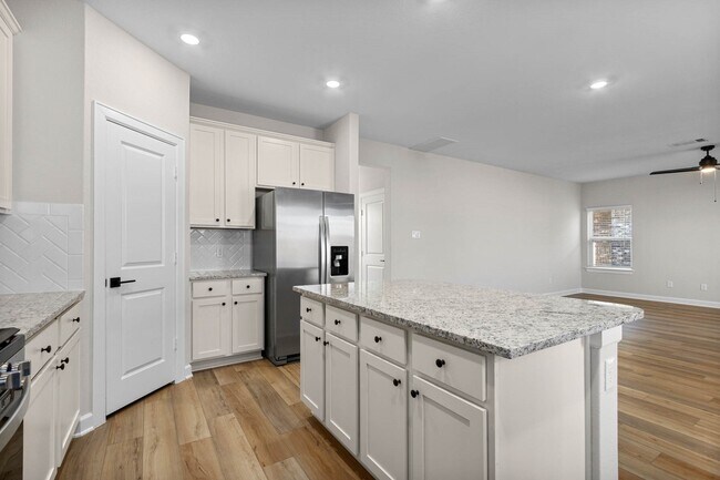 Building Photo - 1006 Whispering Winds Dr