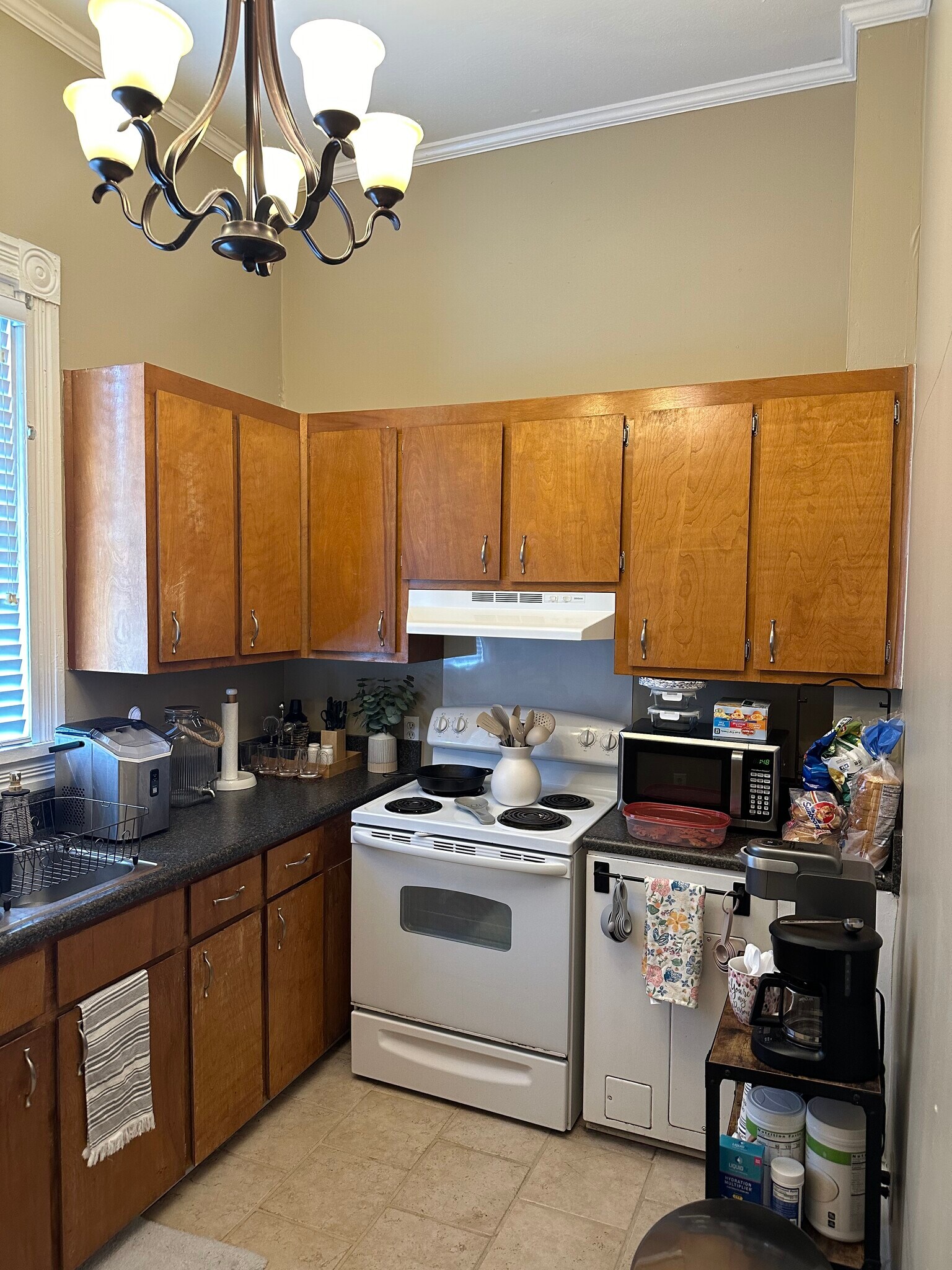 Building Photo - 112 E Church St