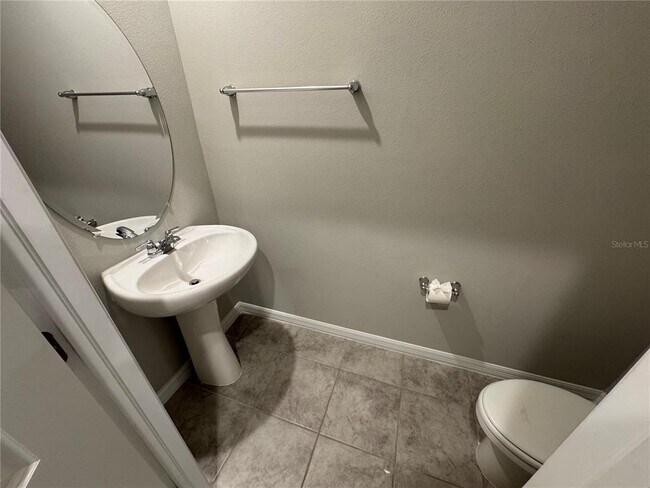 Building Photo - 5860 Ocean Isle Dr