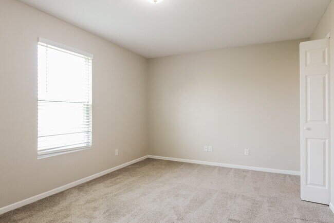 Building Photo - 2028 Prairie Sky Ln