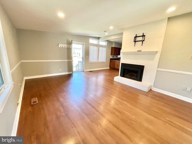 Building Photo - 5650 Gary Ave