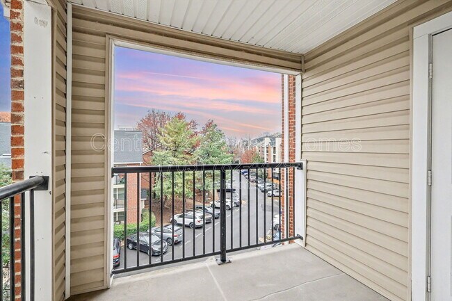 Building Photo - 3313 Wyndham Cir