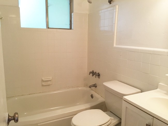 Building Photo - 756 Mimosa Blvd