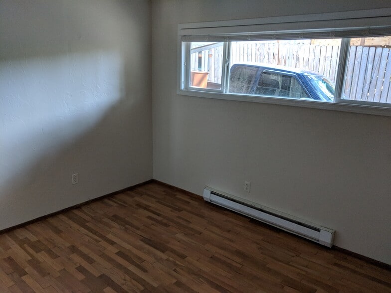 Bedroom - 1800 Lakeway Dr