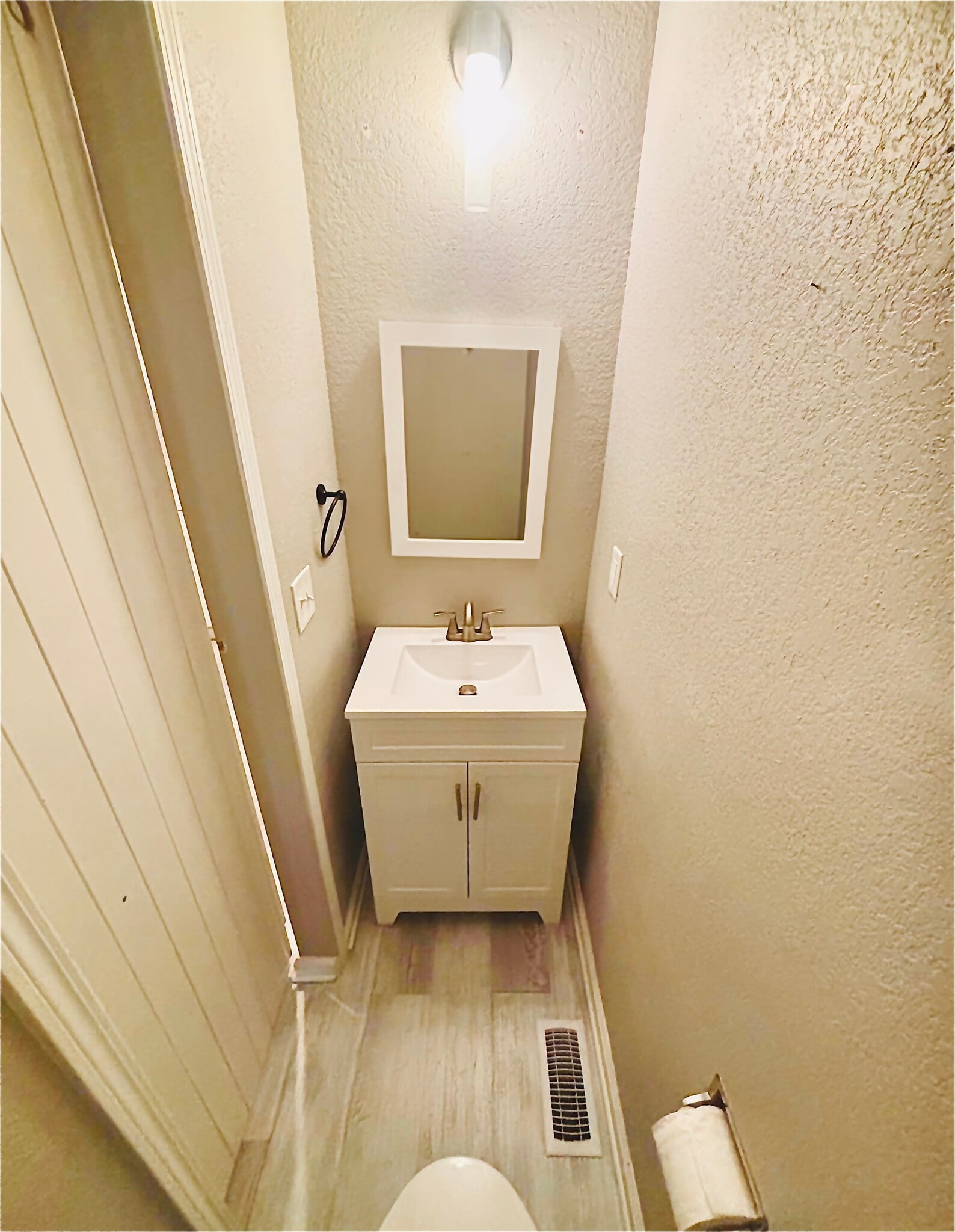 Building Photo - 12053 E Hoye Dr