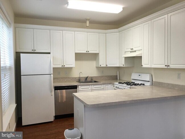 Building Photo - 52 Kyle Way