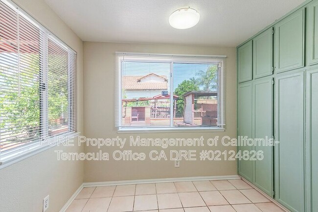 Building Photo - 25206 Parkcrest Dr