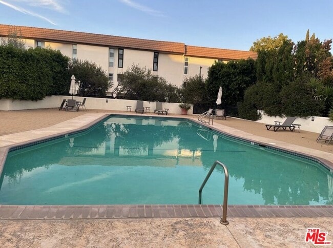 Building Photo - 5271 Newcastle Ave