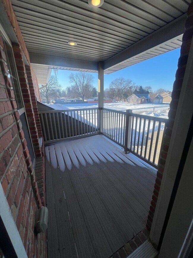 Building Photo - Beautiful 2 Bedroom 2.5 Bath Condo With Loft Space!