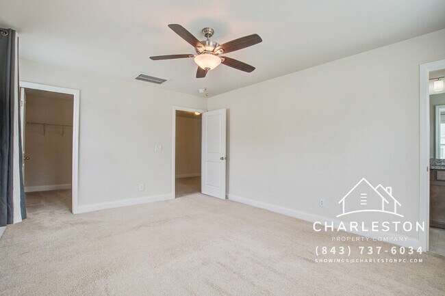 Building Photo - 7824 Montview Rd