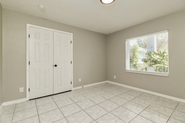 Building Photo - 8807 Wellesly Ct