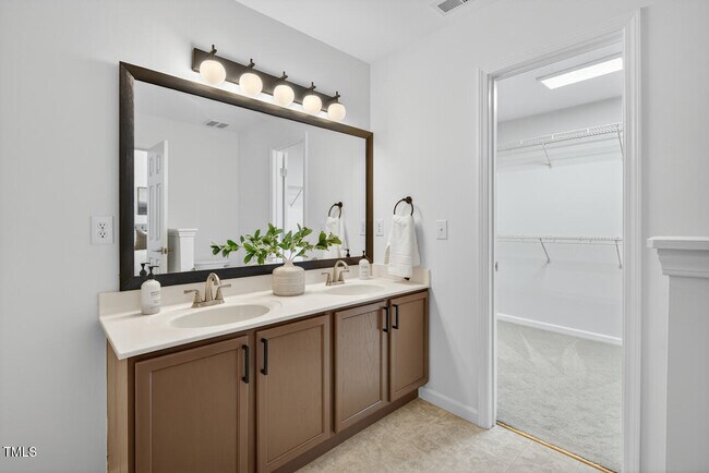 Building Photo - 3 Chownings St