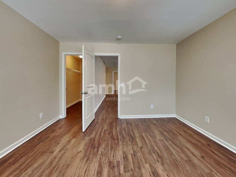 Building Photo - 162 Grayson Ave