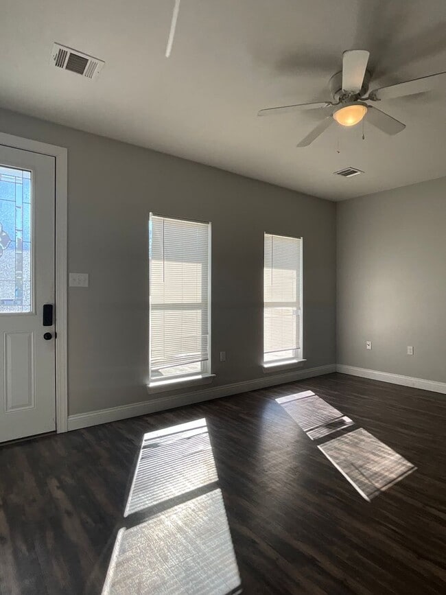 Building Photo - 201 Lacey Eden Ln