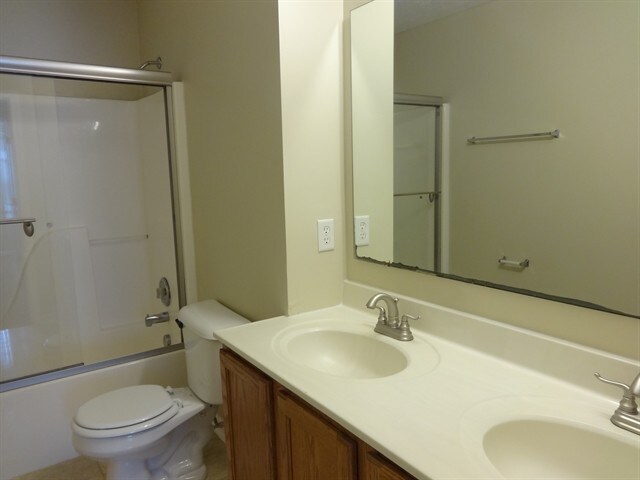 Building Photo - 838 Avalon Dr