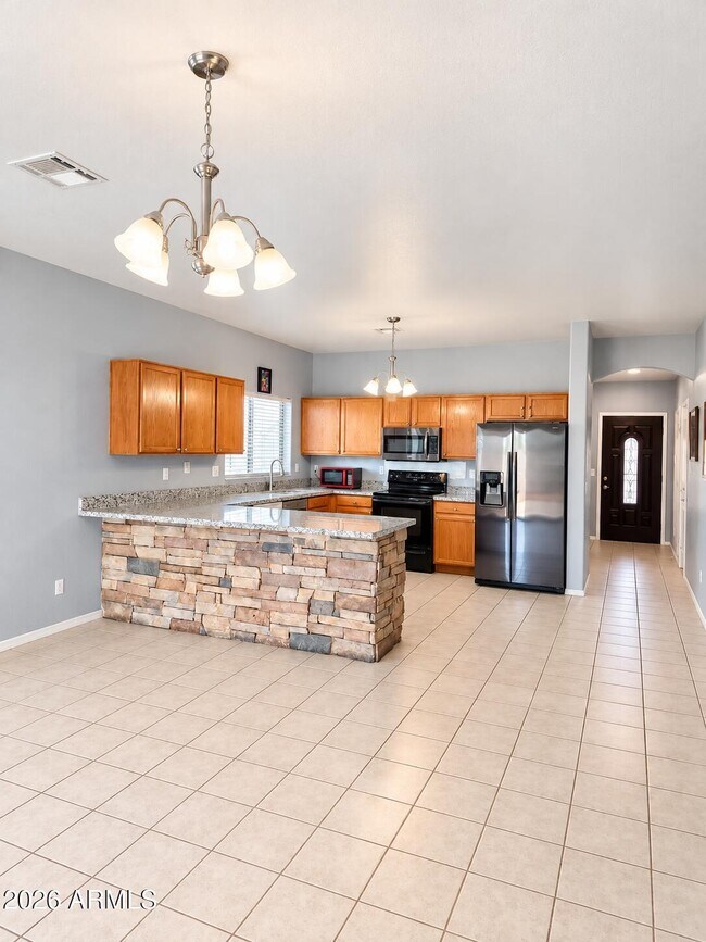 Building Photo - 5830 S 11th Dr