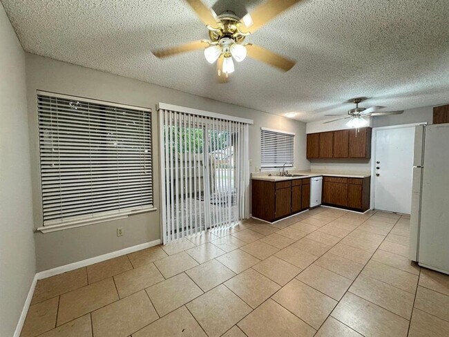 Building Photo - 9502 Quail Village Ln